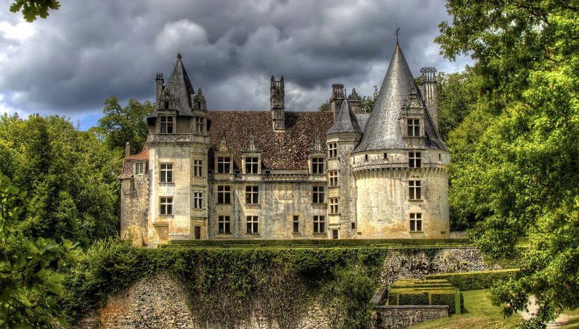 Entrada al castillo de Puyguilhem