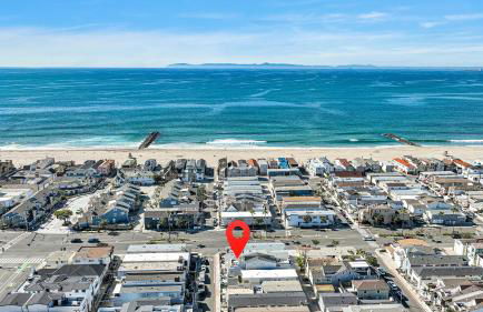 Beach Escape with Patio! 2 Min Walk to Sand & Surf - Foto 1