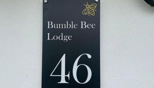BumbleBee Lodge - Photo 5