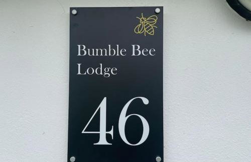 BumbleBee Lodge - Photo 5