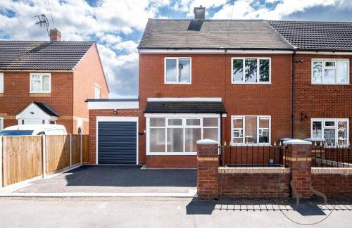 Modern 3BR Home in 9 Anson Rd Near Sandwell Hospital with Garden and Free Parking - Foto 69