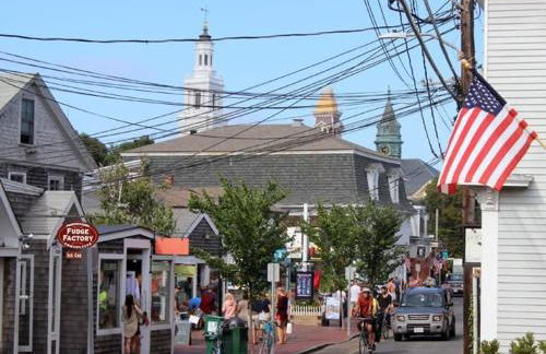 Steps to Commercial St Walk to Beach - Foto 22