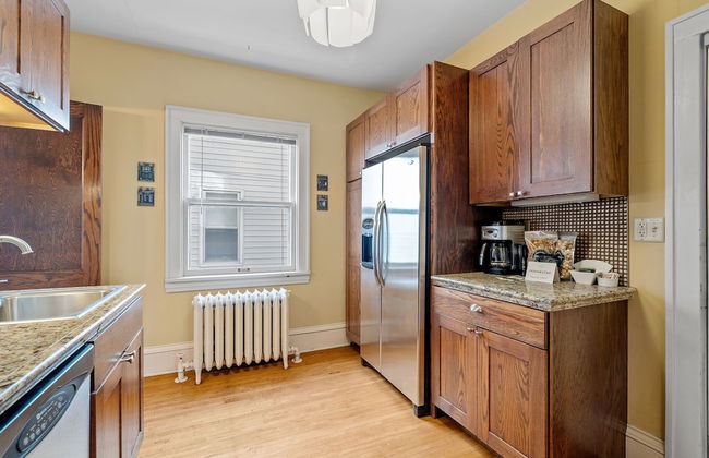 Uptown Urban Living - Photo 8