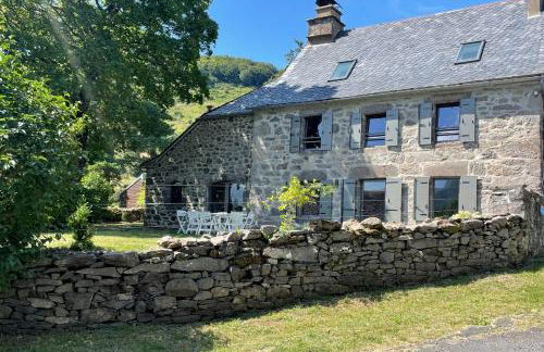 Gîte pour 9 personnes avec jardin à proximité du Puy Mary - Photo 1