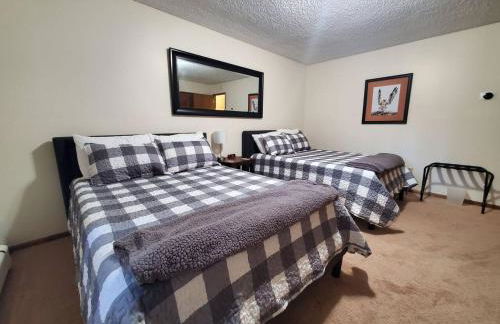 Updated Duplex with Mountain & Filtered Water View - Foto 11