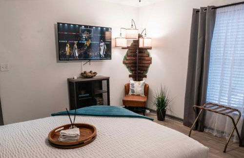 Upscale Ybor House with Outdoor Living Space - Photo 7