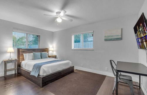 Stunning 4 Bedrooms House with Pool 6 minutes to the Ocean - Foto 15