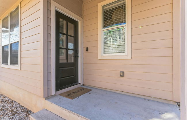 Retreat in Bouldin Creek Walkable to Restaurants - Photo 26