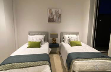 Marvelous 3 Bed Penthouse in KewBridge - Foto 12