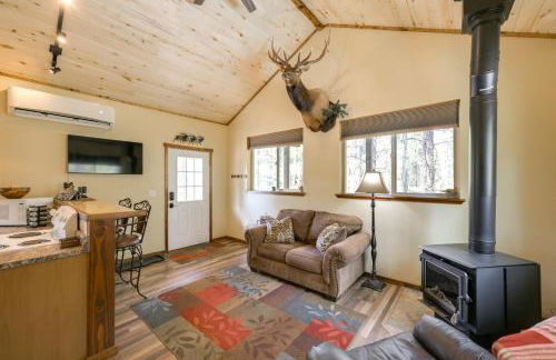 Cabin at the Little Ranch with Hiking On-Site! - Foto 3