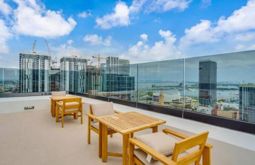 Modern Downtown Condo with Pool Gym BBQ Game Room CoWorking Spaces - Foto 5