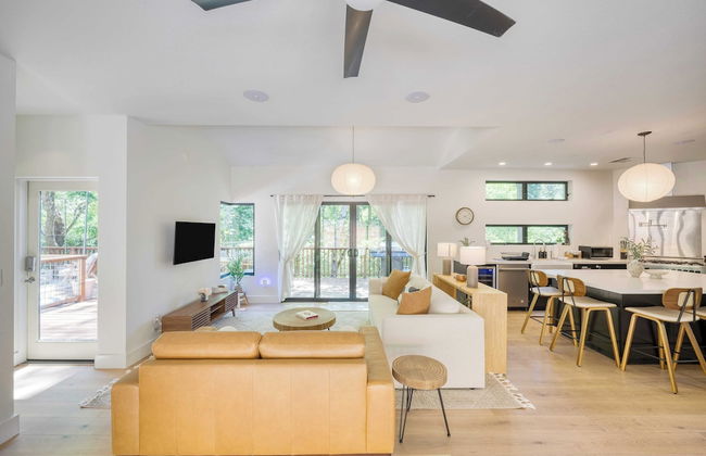 Mill Creek by Avantstay Modern Design, Patio, Hot Tub - Foto 5