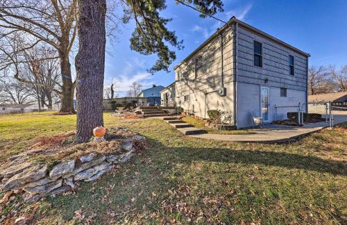 Cozy Kansas City Home with Yard - 9 Mi to Dtwn! - Foto 28