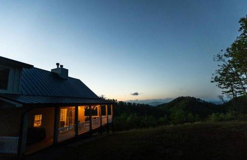 Mountain Top Escape w Hot Tub, Fireplace and Views - Foto 19