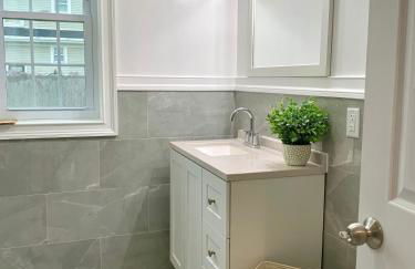 Large-Group Ready 8BR Home Near Niagara Falls & Casino - Foto 5