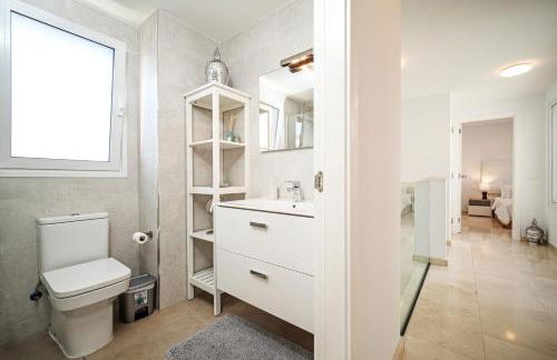 Nirvana - Luxury Villa with heated pool - Photo 24