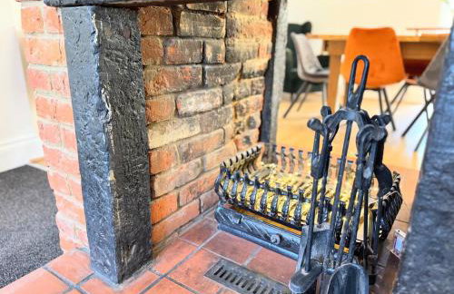 New Spacious 4 Bedrooms 5 Beds House Sleeps 8! - Foto 31