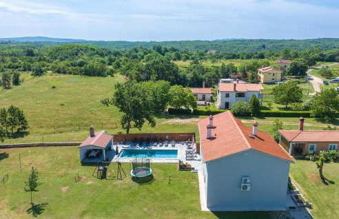 6 Bedroom Beautiful Home In Nedescina - Foto 13