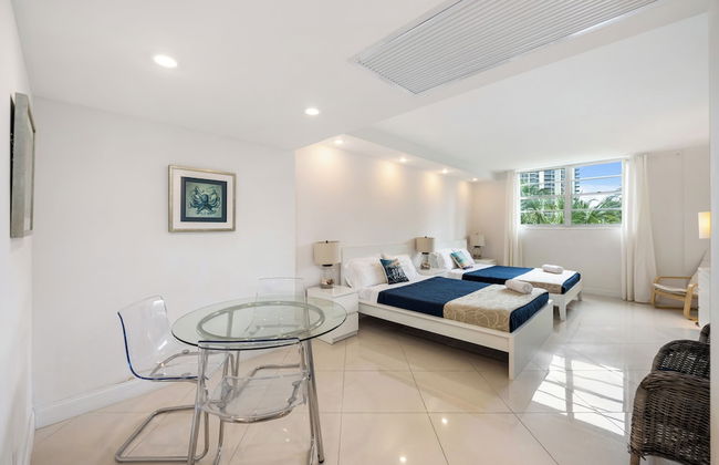 Condo Close to the Beach Pool, Gym, Tennis 2BR 6 Guests - Foto 3