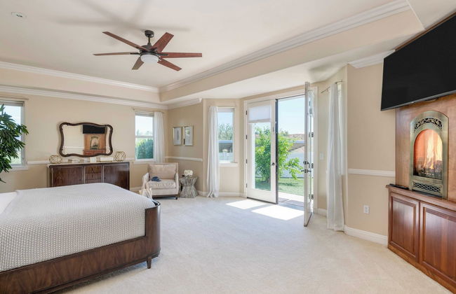 Grand Contento by Avantstay Extraordinary Estate w/ Pool & Movie Room - Photo 1