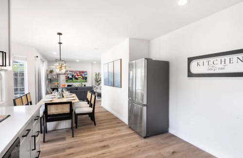 Newly Remodeled Hilltop 4B Retreat with Gym - Foto 13