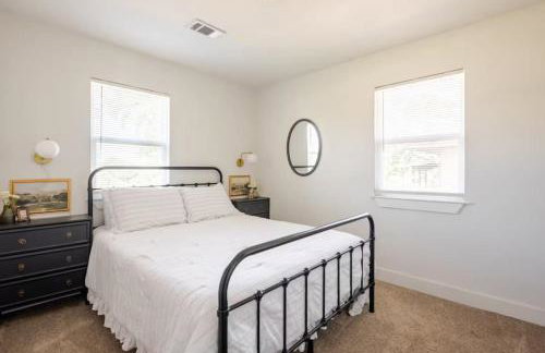 Remodeled 4BR 2BA Steps from Georgetown Square - Foto 8