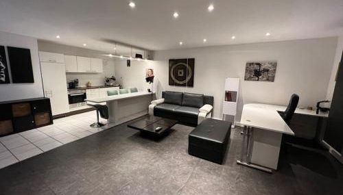 EG Wohnung mit eigenem Eingang - Foto 2