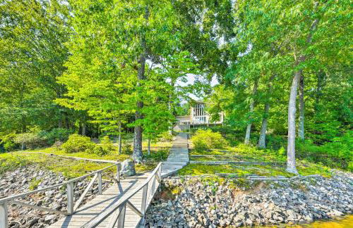 Quaint Lake Norman Home with Boat Dock and Grill! - Foto 36