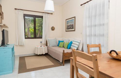 ILIOCHARI sea view apartments Oropos - Kalamos - Foto 12