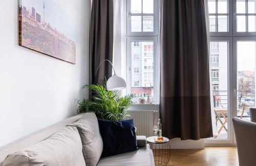 SC 05 by ROCKCHAIR Apartments l SUPERHOST Status l 2 Bedrooms Boxspringbeds Balcony Elevator - Cozy Family & Business Flair welcomes you! - Foto 16