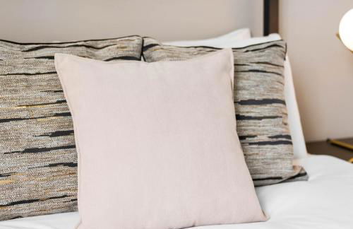 Stylish Apartment - High Speed Internet & Free Netflix - Near City Centre - 2MR - Foto 21