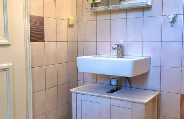 Reetdachhaus in Seenähe, Ruhige Lage, Kamin & Terrasse - Foto 21