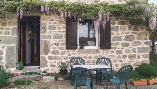 2 Bedroom Awesome Home In Bas-En-Basset - Foto 2