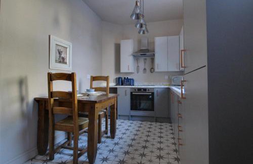 Lovely Hudds home, x4 double bedrooms & parking - Foto 11