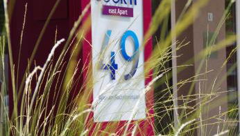 east Apart - Photo 2