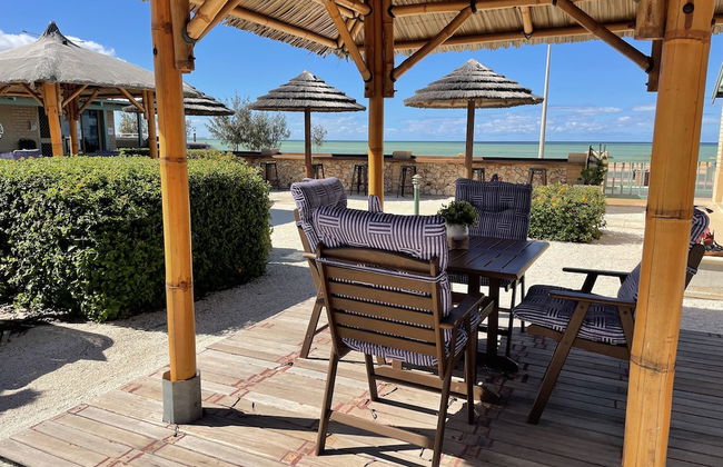 Shark Bay Seafront Apartments - Photo 42