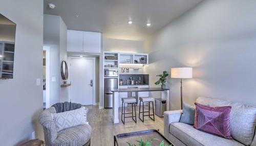 Centrally Located San Marcos Unit with Parking! - Foto 1