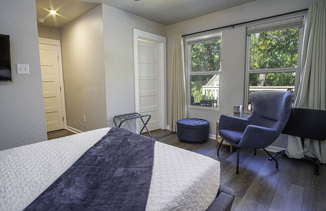 Chic Downtown Farmhouse With Garden and BBQ Grill - Foto 7