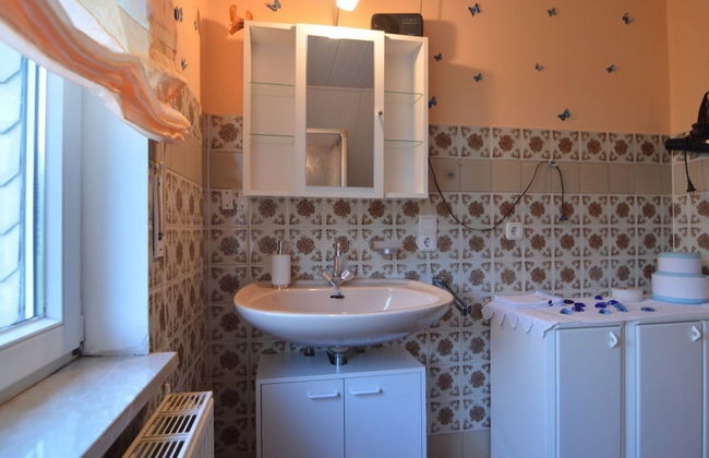 Cozy Apartment in Neumagen-Dhron near Lake Mosel with Garden - Photo 15