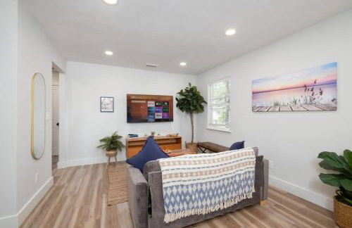 Serene Place Walk to UF Stadium Near Shands & Downtown - Foto 11