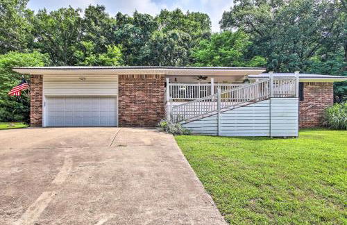 Beaver Lake Getaway with 2 Decks, Grill, and Views! - Foto 28