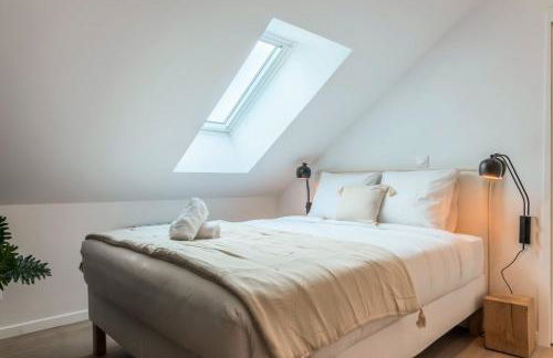 Studio sous les combles côté cour, parking gratuit - Foto 2