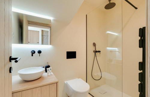 Douro Arda House with Pool & Jacuzzi by HostWise - Photo 52