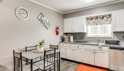 Spacious Home with Patio Near SC State and Claflin - Foto 3