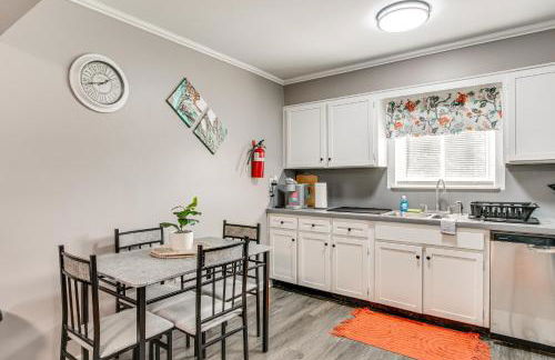 Spacious Home with Patio Near SC State and Claflin - Foto 3