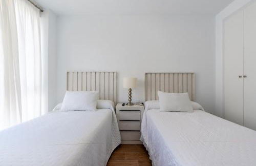 Amplio y luminoso chalet en Gerena, para familias o grupos - Foto 16