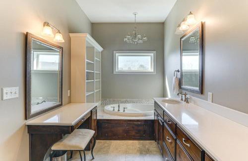 Balcony and Patio Spacious Home in Bel Aire! - Foto 14