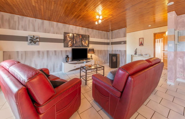 Sweet Home in Chiny With Garden - Photo 19