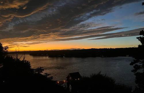 Modern Lakefront Views at Lake Hickory Haven - Foto 14