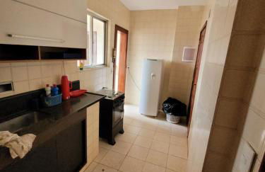 Apartamento 2 quartos 2 banheiros frente praia - Foto 5